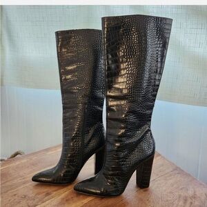 Boots aligator print